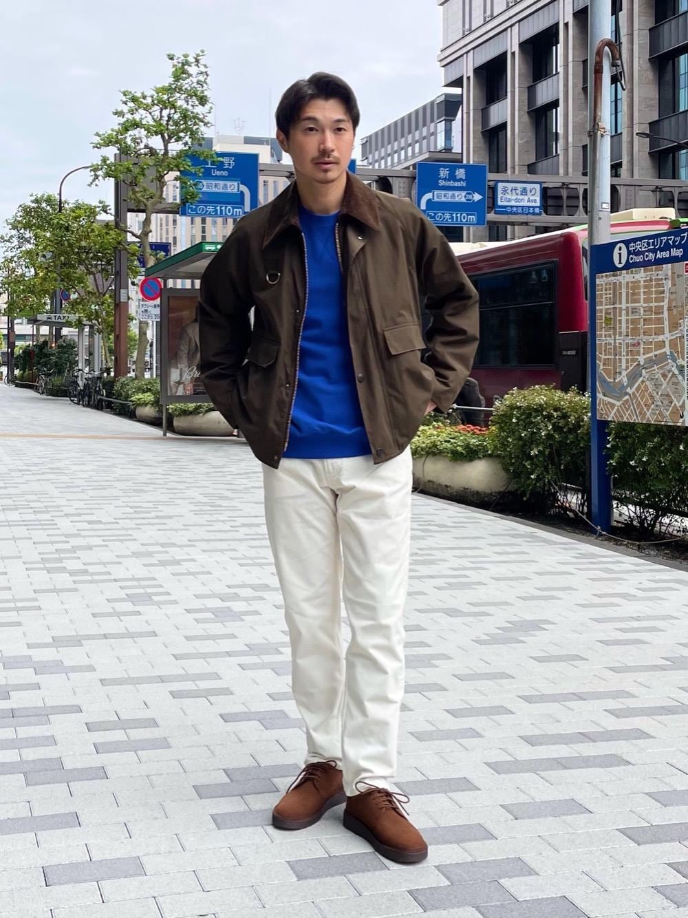 「アウター、トレンド、リラックス、シューズ、Tシャツ/カットソー、ベーシック/トラッド、トラベル /リゾート、ぱんつ」｜「Clarksの＜Clarks（クラークス）＞【別注】 ロンドン✝（その他シューズ、ブラウン系）」を使った、瀧井 活大さん（メンズ・173cm）の秋コーディネートの1枚目の写真