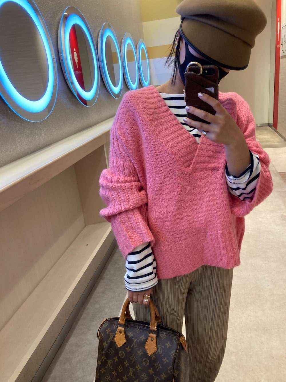 「シンプルコーデ、今日のコーデ、#パンツコーデ、ラフコーデ、ボーダー、レイヤードスタイル、ピンク、ニット、キャスケット、低身長」｜「H&Mのアイテム（ニット/セーター、ピンク系）」を使った、chimiさん（レディース・153cm）の冬コーディネートの1枚目の写真