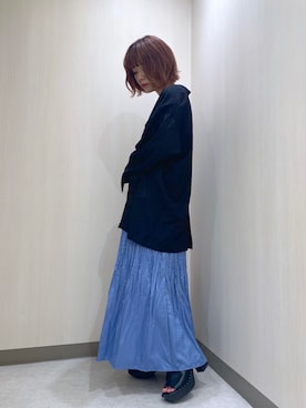 「ワッシャースカート」｜「アイテム（ジャケット/アウター）」を使った、しらこさん（レディース・154cm）の春コーディネート