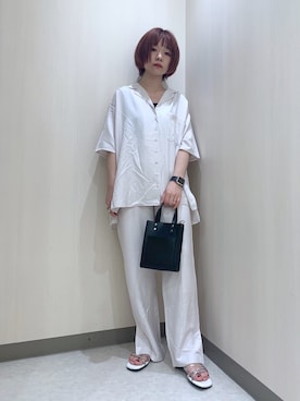 「グレージュ」｜「アイテム（その他）」を使った、しらこさん（レディース・154cm）の春コーディネート