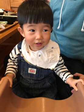 「Levi's（リーバイス）のアイテム（サロペット/オーバーオール）」を使った、gaku10さん（キッズ・80cm）の冬コーディネート