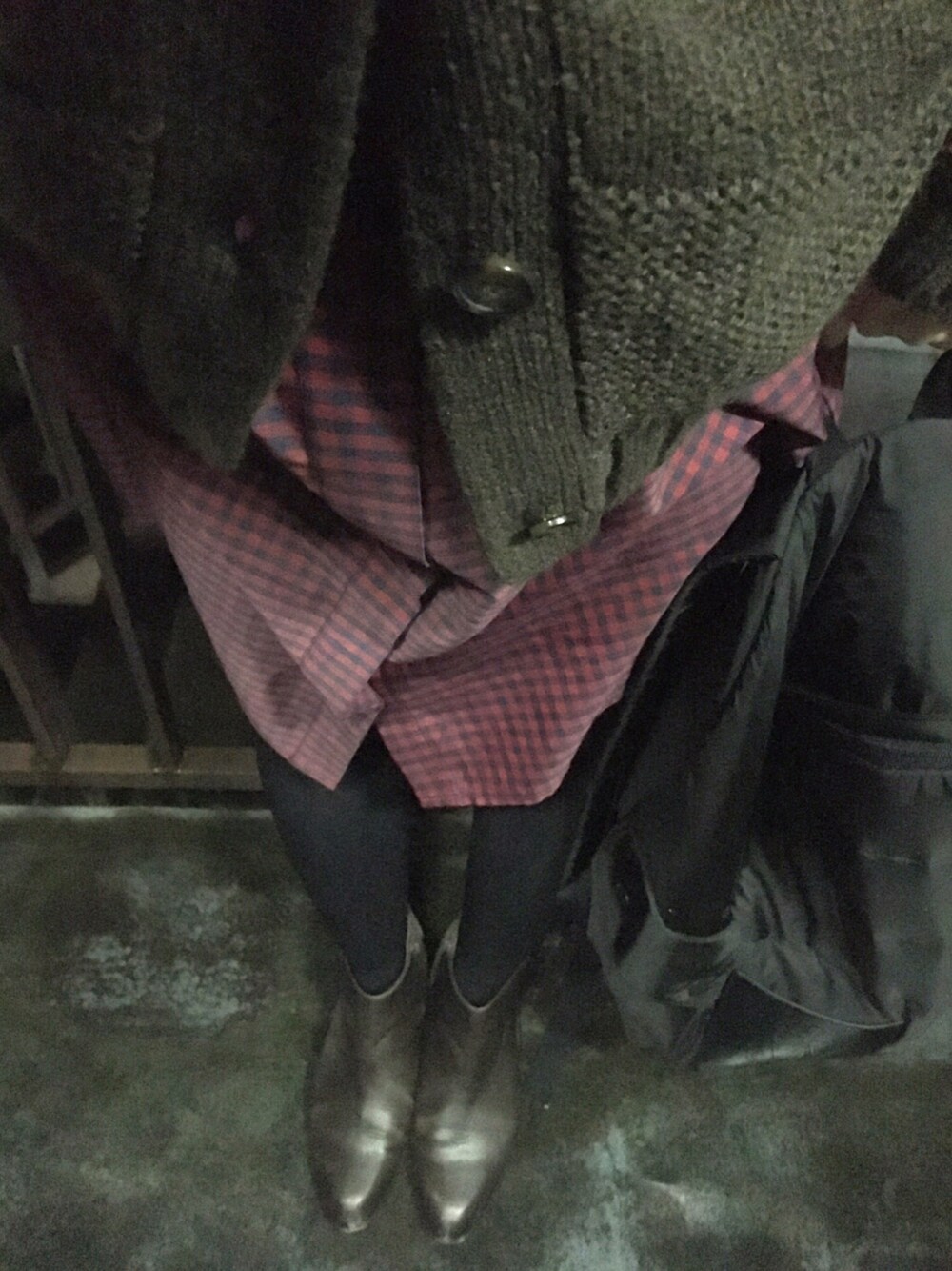 「FRED PERRYのGingham Shirt Dress（シャツワンピース、レッド系）」を使った、chamvreさん（レディース・160cm）の秋コーディネートの1枚目の写真