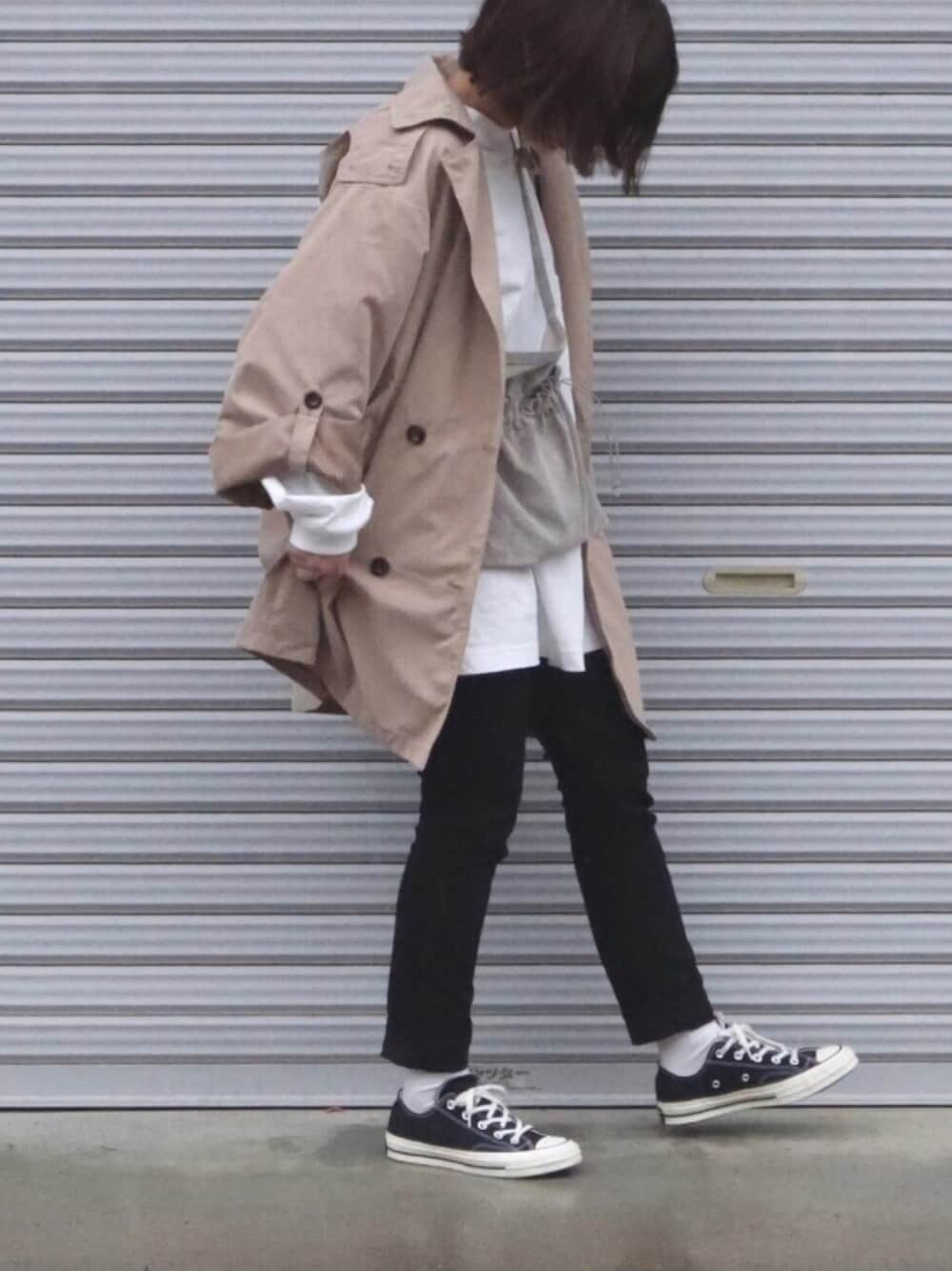 「シンプル、カジュアルコーデ、春コーデ、はるコーデ、春、スキニー、UNIQLO、プチプラコーデ、着回しコーデ、reca」｜「recaの【ZOZOTOWN限定】フード取り外しOK! ショート丈トレンチコート 2019S/S（トレンチコート、ベージュ系）」を使った、ともさん（レディース・153cm）の春コーディネートの1枚目の写真