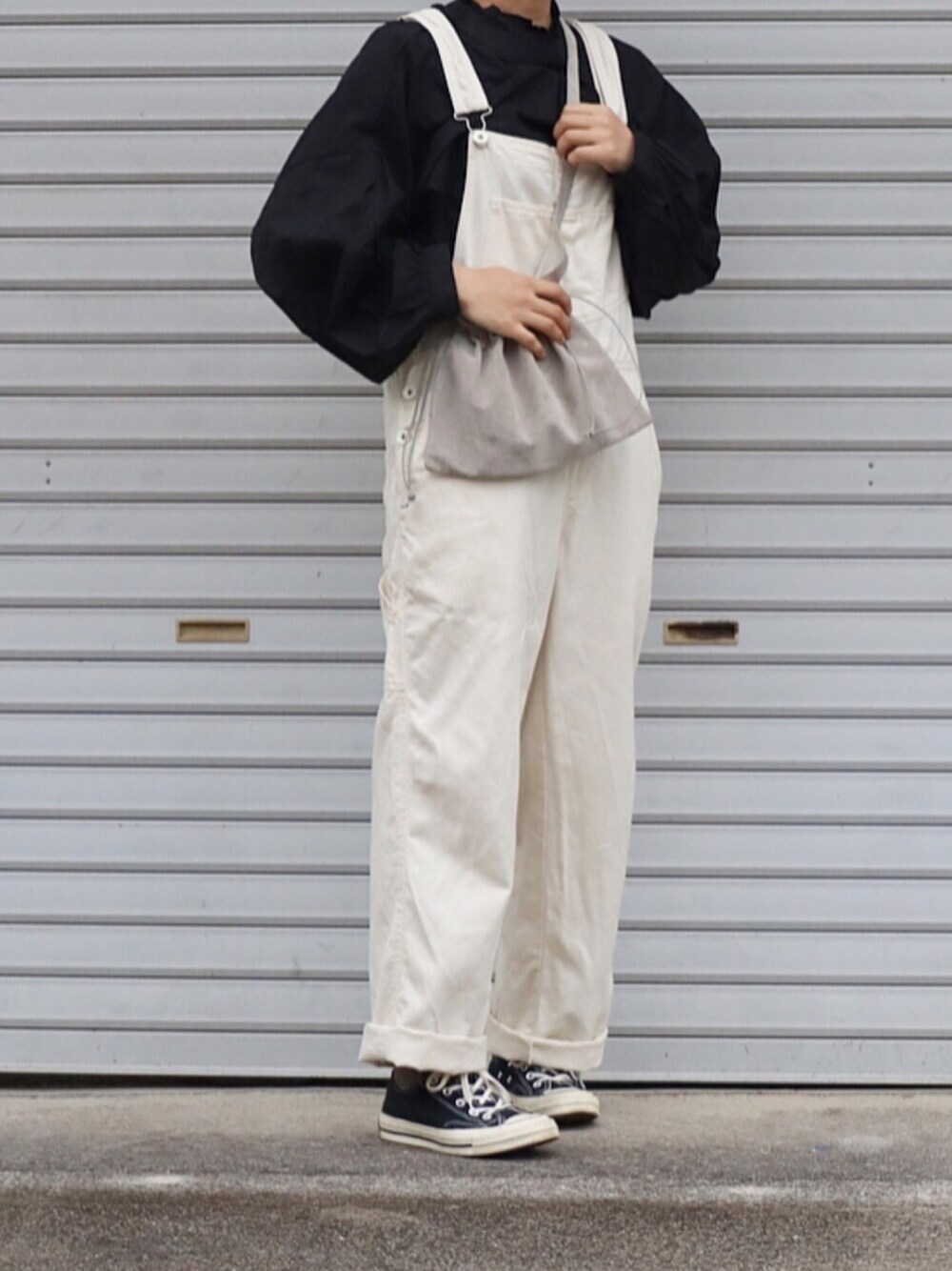 「Libra CueのLibra フリルカラーブラウス（シャツ/ブラウス、ブラック系）」を使った、ともさん（レディース・153cm）の秋コーディネートの1枚目の写真