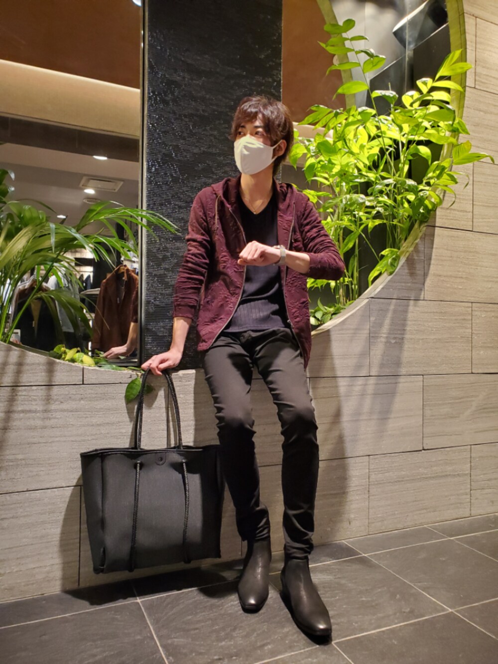 「パーカー、ボルドー、銭湯、トルネードマート(TORNADO MART)、TORNADO MART、Go to、有楽町マルイ、ファッションの力を信じよう、湯船浸かるのはええぞ」｜「TORNADO MARTのTORNADO MART∴フラワーブリスターパーカ（Tシャツ/カットソー、レッド系）」を使った、ishikawaさん（メンズ・175cm）の秋コーディネートの1枚目の写真