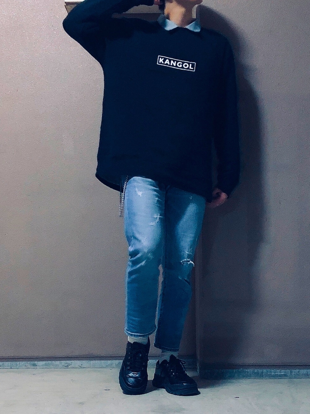 「秋のマイ旬スタイル、スウェット、KANGOL、ISOTOPE、UNIQLO、TOMMY HILFIGER、GU、今日のコーデ、雨の日コーデ、黒」｜「GUのアイテム（シャツ/ブラウス、グレー系）」を使った、summerさん（メンズ・178cm）の秋コーディネートの1枚目の写真