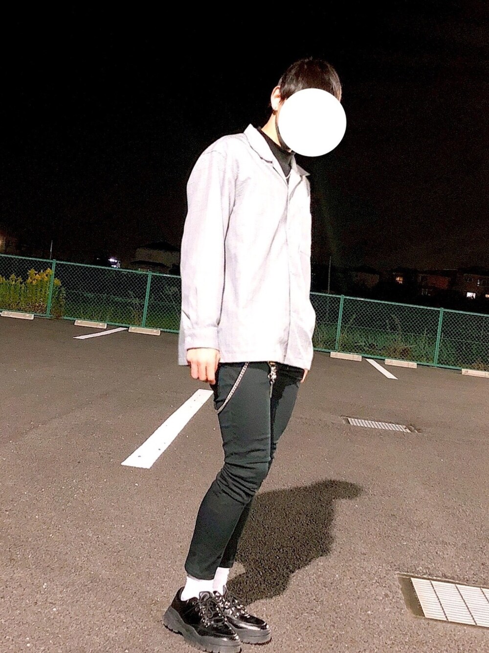 「秋冬コーデ、大人カジュアル、韓国ファッション、モックネック、シャツスタイル、モード、黒、チェック、GU、お洒落さんとつながりたい」｜「ISOTOPEのアイテム（スニーカー、ブラック系）」を使った、summerさん（メンズ・178cm）の秋コーディネートの1枚目の写真