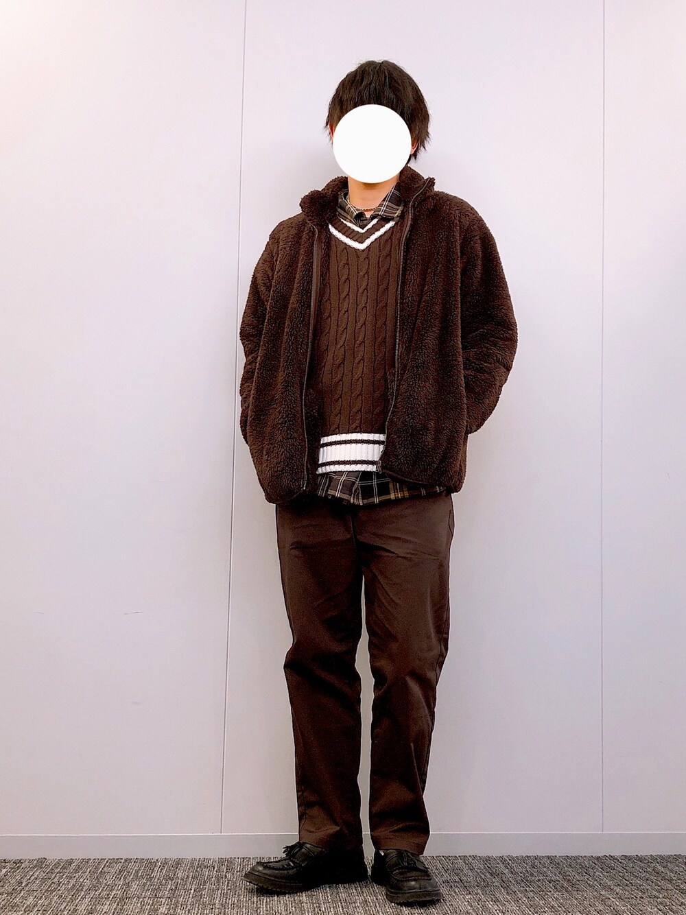 「冬、ビッグシルエット、ブラウン、オールブラウン、フリース、シェフパンツ、ゆるコーデ、ローファー、GU、UNIQLO」｜「GUのアイテム（パンツ、ブラウン系）」を使った、summerさん（メンズ・178cm）の冬コーディネートの1枚目の写真
