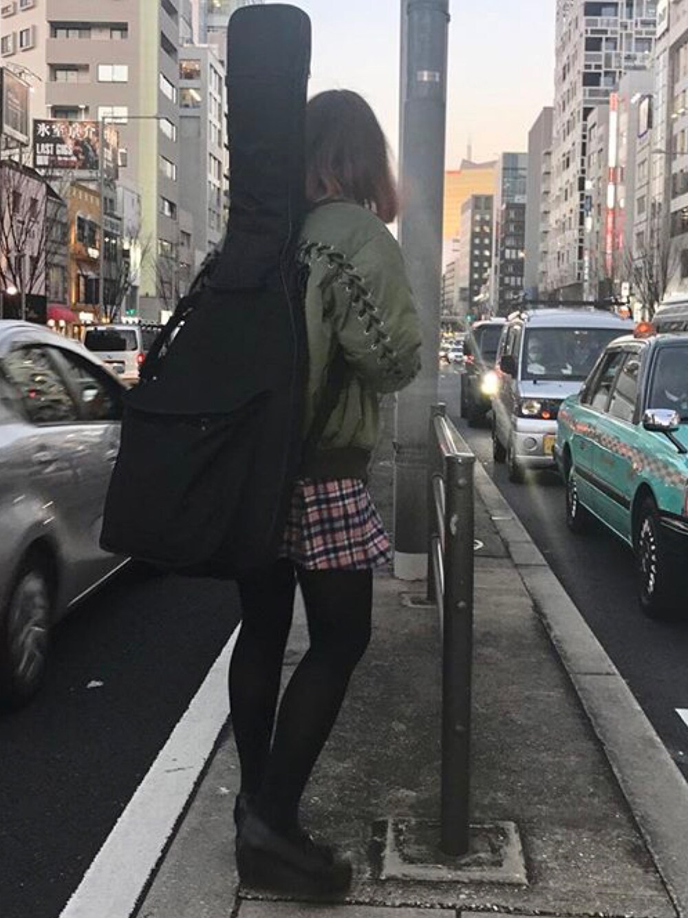 「g.v.g.v.、vannie tokyo、タイツ、スカート、チェック、MA-1、ピンク」｜「G.V.G.V.のアイテム（MA-1、グリーン系）」を使った、tonechiさん（レディース・155cm）の春コーディネートの1枚目の写真