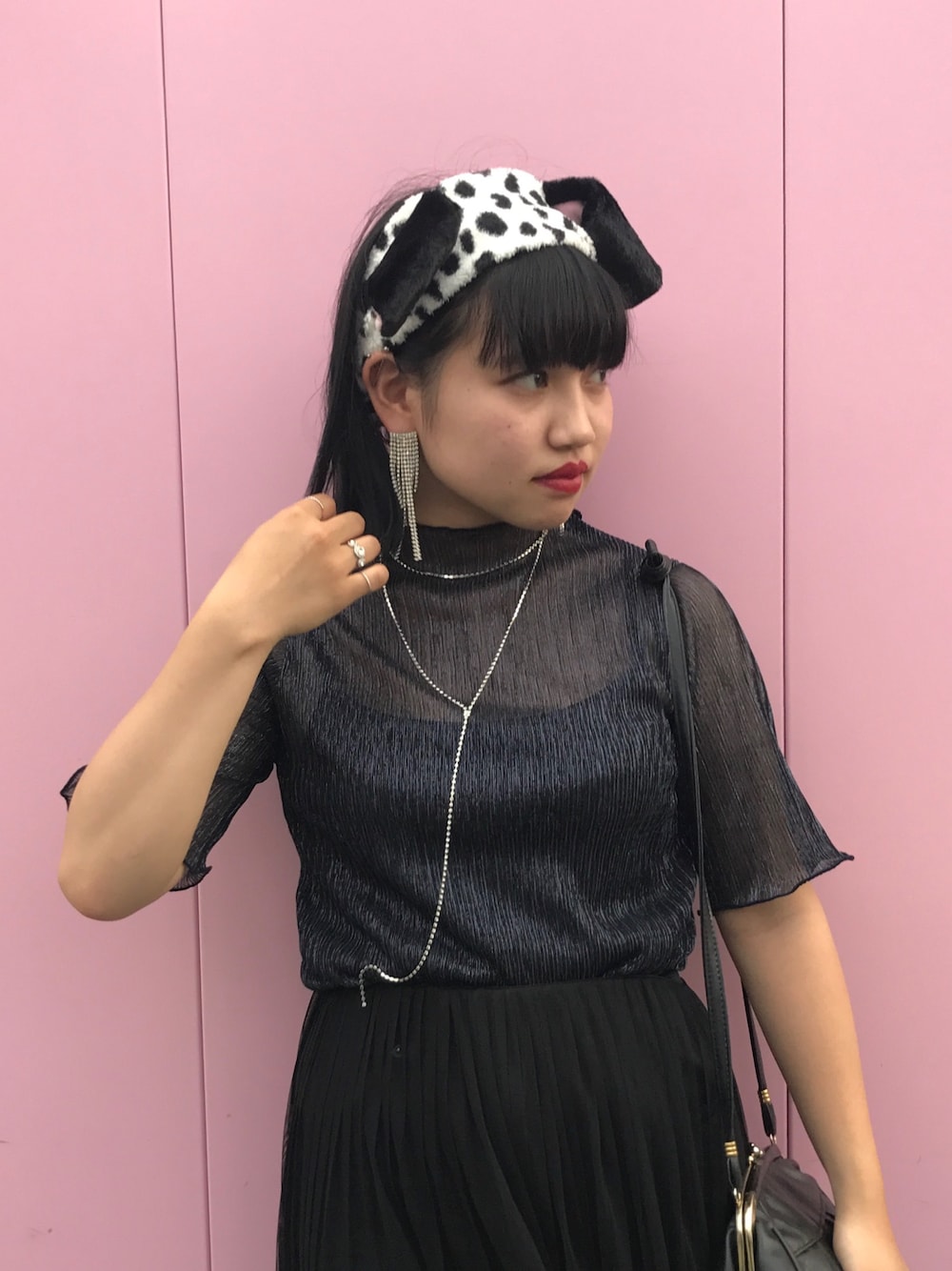 「disney、disney sea、ディズニー、WHO’S WHO gallery、FOREVER 21、101匹わんちゃん」｜「WHO'S WHO galleryのアイテム（Tシャツ/カットソー、その他）」を使った、tonechiさん（レディース・155cm）の秋コーディネートの1枚目の写真