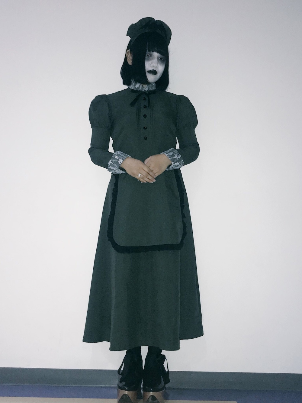「wearhalloween2017、ハロウィン、仮装、洋館メイド、メイド服、コスプレ、白塗り、Vivienne Westwood、ロッキンホース」｜「Vivienne WestwoodのROCKING HORSE BALLERINA（その他シューズ、ブラック系）」を使った、tonechiさん（レディース・155cm）の秋コーディネートの1枚目の写真