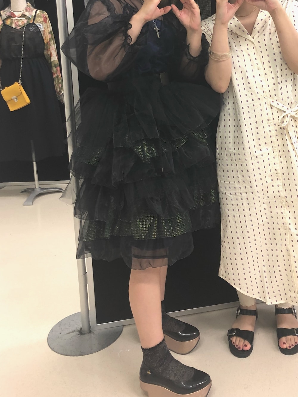 「チュールワンピ、ワンピース、チュール、Vivienne Westwood、handmade」｜「靴下屋の靴下屋/ 縫製ラグジュアリーレースショートソックス（ソックス/靴下、ブラック系）」を使った、tonechiさん（レディース・155cm）の夏コーディネートの1枚目の写真