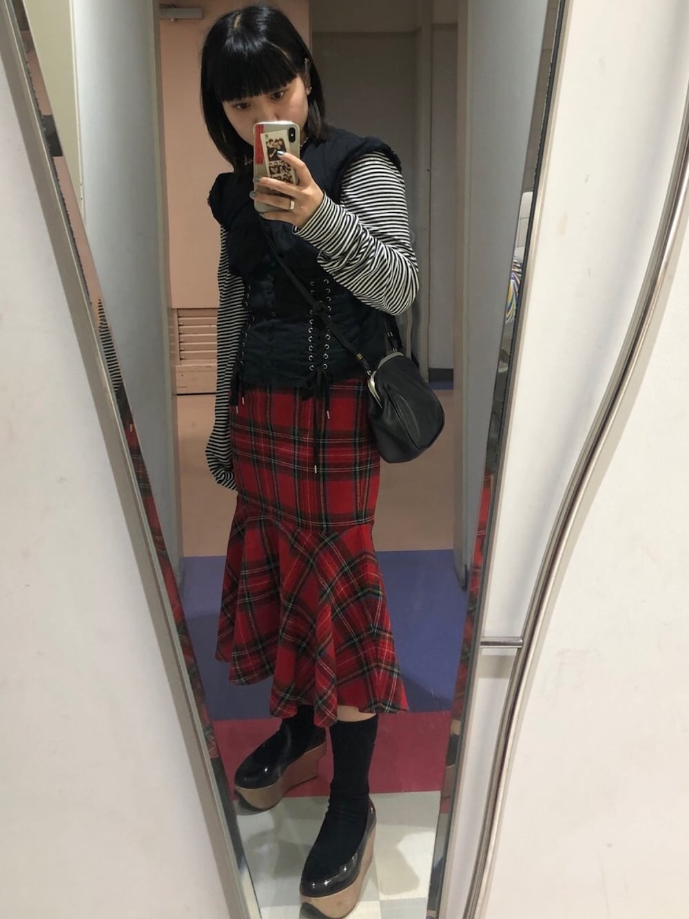「Vivienne Westwood、FOREVER 21、haight&ashbury、ロッキンホース、マーメイドスカート、チェック、ボーダー、古着」｜「FOREVER 21のアイテム（Tシャツ/カットソー、ホワイト系）」を使った、tonechiさん（レディース・154cm）の春コーディネートの1枚目の写真