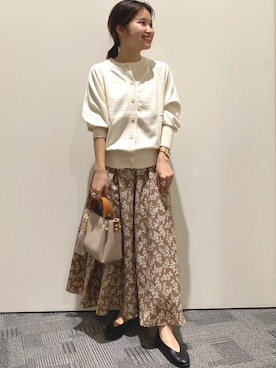 「URBAN RESEARCH DOORS（アーバンリサーチドアーズ）の小花柄ギャザーフレアスカート（スカート）」を使った、emariさん（レディース・152cm）の春コーディネート