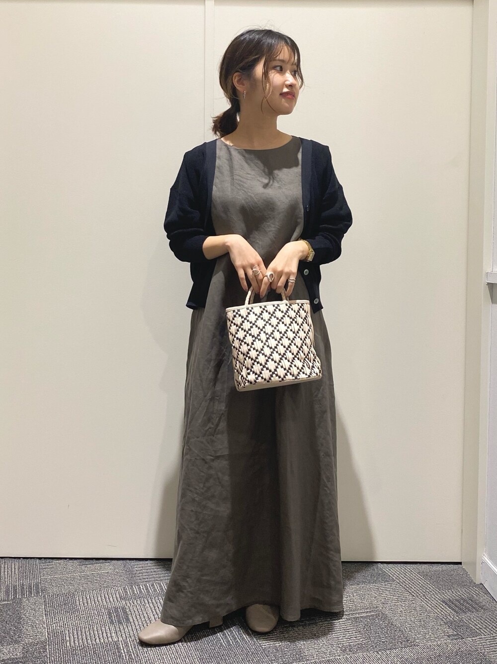 URBAN RESEARCH DOORS アイボリー ミュール URBAN RESEARCH DOORS（アーバンリサーチドアーズ）の「クロス