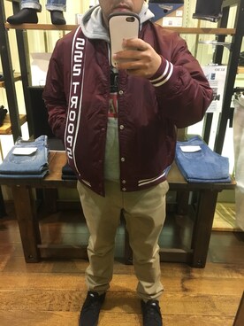 「BEAMS」｜「アイテム（スタジャン）」を使った、やすさん（メンズ・173cm）の冬コーディネート