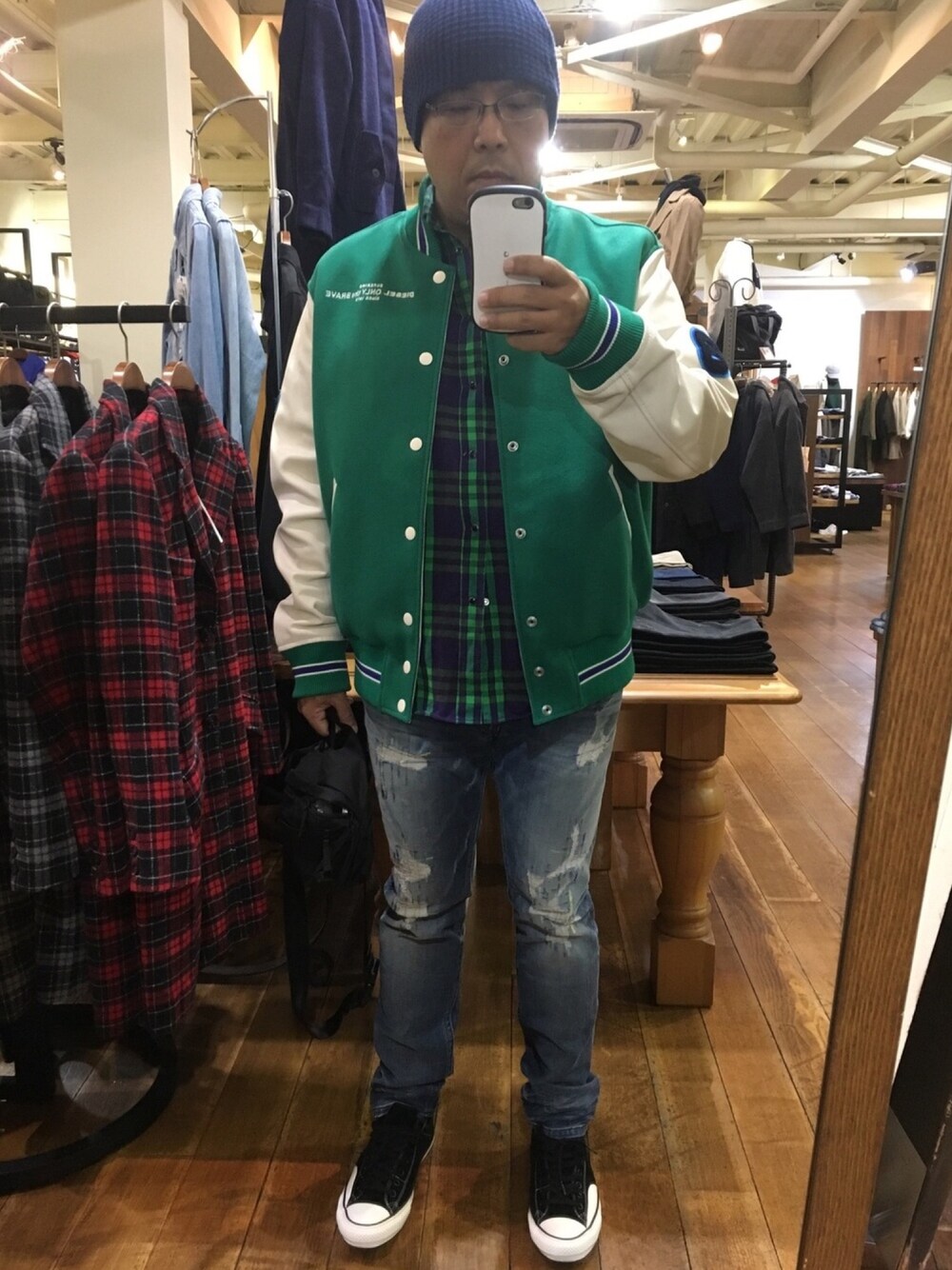 「Diesel、converse、スタジャン、アメカジ、journal standard」｜「DIESELの00S8G40GAQQ（スタジャン、グリーン系）」を使った、やすさん（メンズ・173cm）の秋コーディネートの1枚目の写真