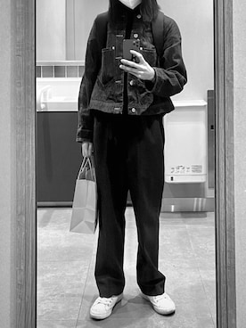 「スラックスパンツ」｜「アイテム（デニムジャケット）」を使った、えだまめさん（レディース・164cm）の春コーディネート