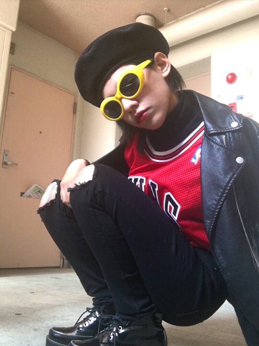 「VINTAGE、punk、rock、morethandope、anotheryouth、99％IS-、BAJOWOO、black and white、winter、China」｜「彼氏ののアイテム（サングラス、イエロー系）」を使った、HANオミさん（レディース・151cm）の秋コーディネートの1枚目の写真
