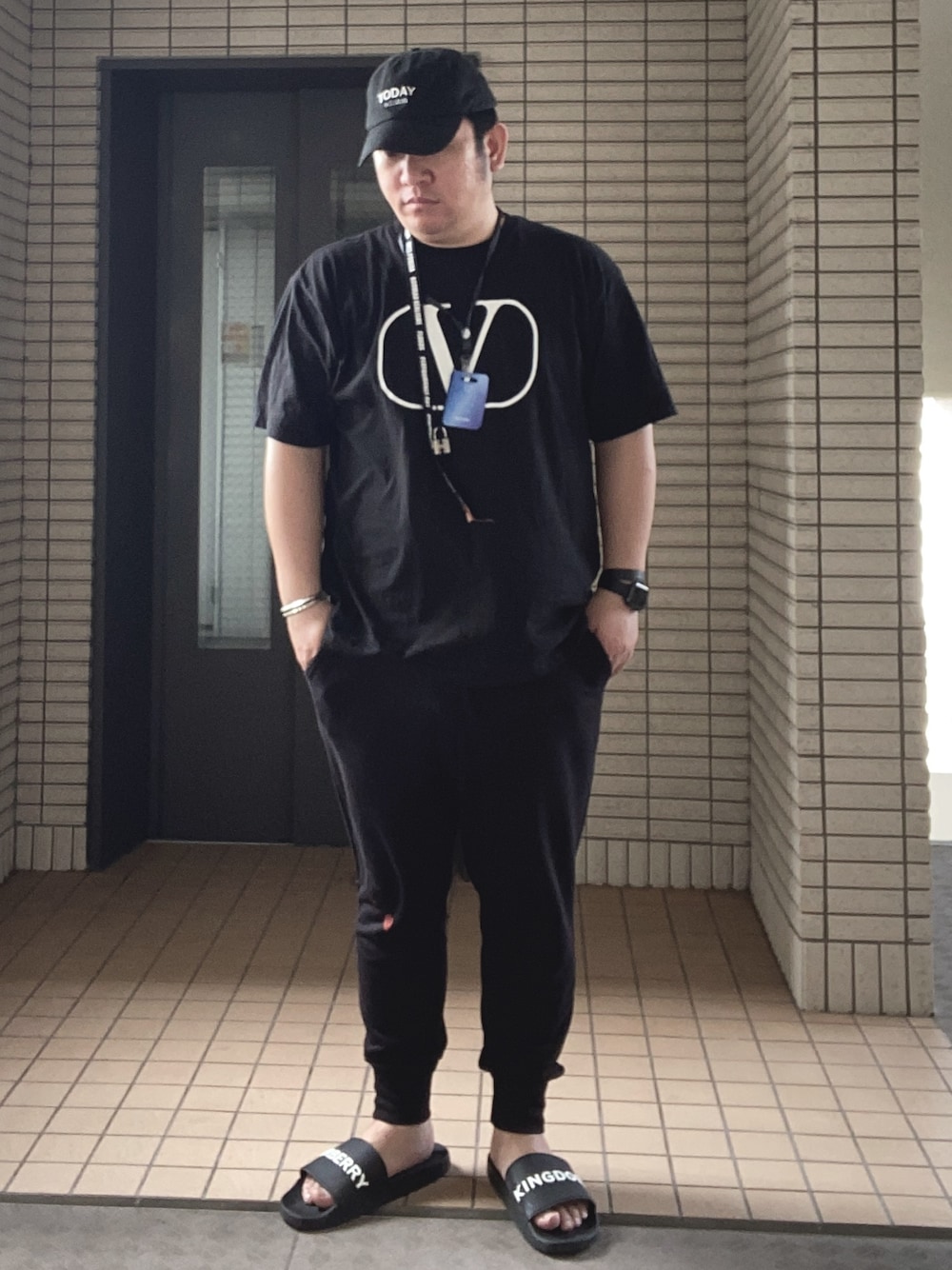 BURBERRYのサンダルを使ったメンズ人気ファッション