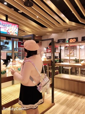 韋耀婷Pinky小兔喵さんのコーディネート