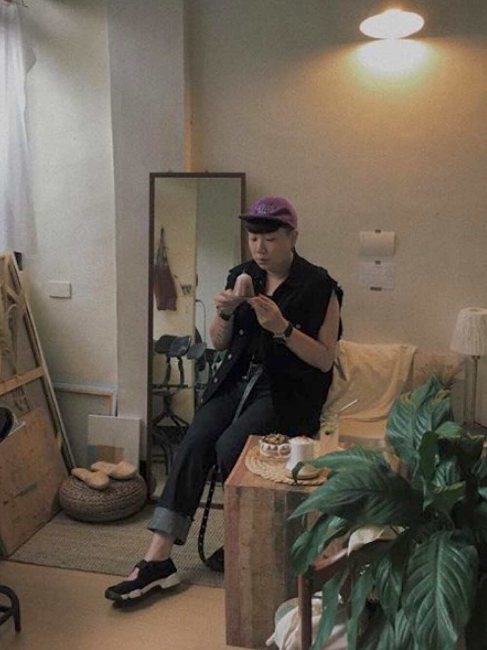 「ootd、oversize、Taiwan、hsinchu、夏コーデ」｜「Levi'sのアイテム（デニムパンツ、ブルー系）」を使った、Kさん（メンズ・175cm）の冬コーディネートの1枚目の写真