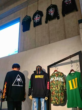 「MARCELO BURLON（マルセロ・バーロン）のアイテム（Tシャツ/カットソー）」を使った、yamamotoさん（メンズ・170cm）の夏コーディネート