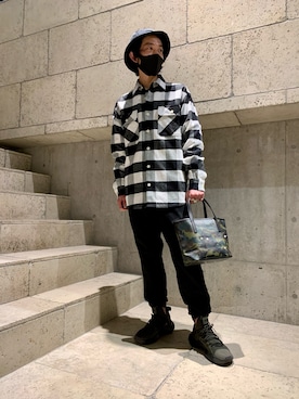 「B'2nd（ビーセカンド）のアイテム（トップス）」を使った、yamamotoさん（メンズ・170cm）の冬コーディネート