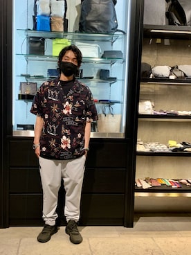 「TATRAS（タトラス）のアイテム（パンツ）」を使った、yamamotoさん（メンズ・170cm）の春コーディネート