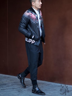 「NEIL BARRETT（ニールバレット）のアイテム（チノパンツ）」を使った、DIWUXIさん（メンズ・183cm）の冬コーディネート