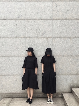 「MONKI（モンキ）のアイテム（トップス、ブラック系）」を使った、Mさん（レディース・160cm）の春コーディネート