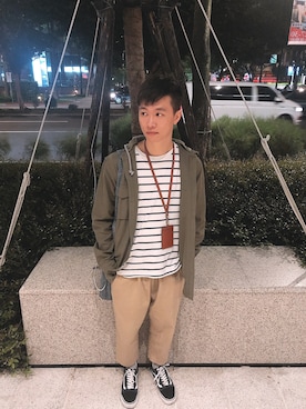 「PULL&BEAR（プルアンドベア）のアイテム（トップス）」を使った、Yong Renさん（メンズ・169cm）の秋コーディネート