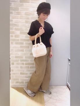 「earth music&ecology（アースミュージックアンドエコロジー）のアイテム（チノパンツ）」を使った、にける★さん（レディース・164cm）の夏コーディネート