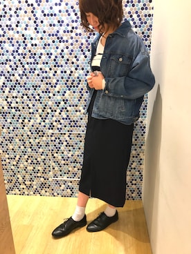 「earth music&ecology（アースミュージックアンドエコロジー）のアイテム（デニムジャケット）」を使った、にける★さん（レディース・164cm）の冬コーディネート