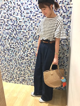 「earth music&ecology（アースミュージックアンドエコロジー）のアイテム（デニムパンツ）」を使った、にける★さん（レディース・164cm）の春コーディネート