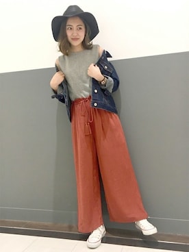 「アイテム（タンクトップ、グレー系）」を使った、Right-on 店舗スタッフさん（レディース・158cm）の夏コーディネート