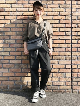 「CONVERSE（コンバース）のアイテム（帽子）」を使った、Right-on 店舗スタッフさん（レディース・157cm）の夏コーディネート