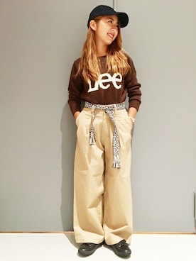 「Lee（リー）のアイテム（キャップ）」を使った、Right-on 店舗スタッフさん（レディース・154cm）の秋コーディネート