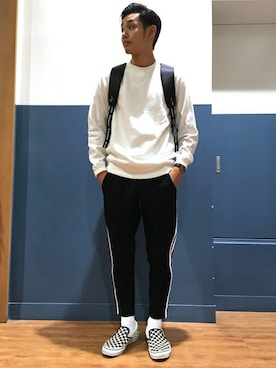「CONVERSE（コンバース）のアイテム（パンツ）」を使った、Right-on 店舗スタッフさん（メンズ・169cm）の秋コーディネート