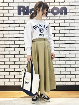 「LEE」｜Right-on 店舗スタッフさん（レディース・168cm）の冬コーディネート