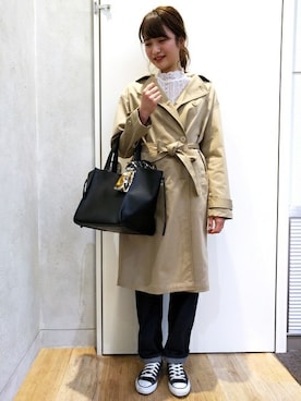 「ストレートデニム」｜「アイテム（トレンチコート）」を使った、Right-on 店舗スタッフさん（レディース・165cm）の春コーディネート