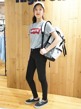 「CONVERSE（コンバース）のアイテム（帽子）」を使った、Right-on 店舗スタッフさん（レディース・166cm）の春コーディネート