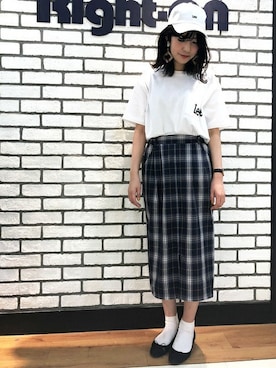 「Lee（リー）のアイテム（キャップ）」を使った、Right-on 店舗スタッフさん（レディース・168cm）の春コーディネート