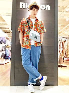 「CONVERSE（コンバース）のアイテム（バッグ）」を使った、Right-on 店舗スタッフさん（メンズ・180cm）の春コーディネート