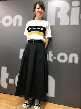 「BEN DAVIS（ベンデイビス）のアイテム（トップス）」を使った、Right-on 店舗スタッフさん（レディース・164cm）の夏コーディネート