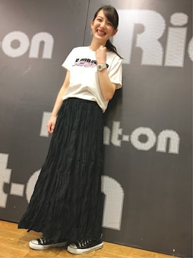 「Levi's」｜「アイテム（スカート）」を使った、Right-on 店舗スタッフさん（レディース・164cm）の夏コーディネート