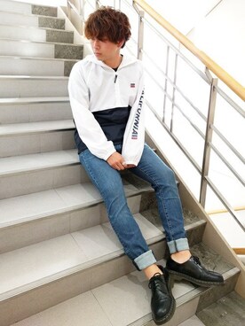「Levi's（リーバイス）のアイテム（マウンテンパーカー）」を使った、Right-on 店舗スタッフさん（メンズ・181cm）の夏コーディネート