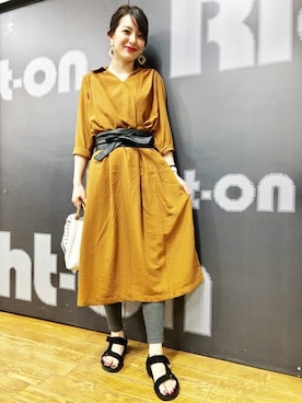 「Right-on（ライトオン）のアイテム（ワンピース/ドレス）」を使った、Right-on 店舗スタッフさん（レディース・164cm）の夏コーディネート
