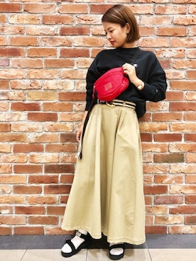 「CONNA DESIGN（コンナデザイン）のアイテム」を使った、Right-on 店舗スタッフさん（レディース・157cm）の夏コーディネート