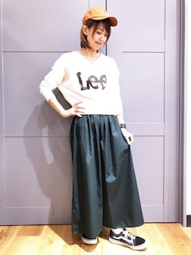 「LEE」｜Right-on 店舗スタッフさん（レディース・164cm）の秋コーディネート